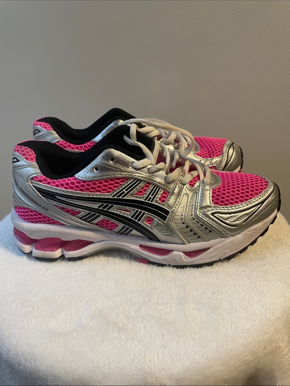 ASICS Gel-Kayano 14
Pink Glo
